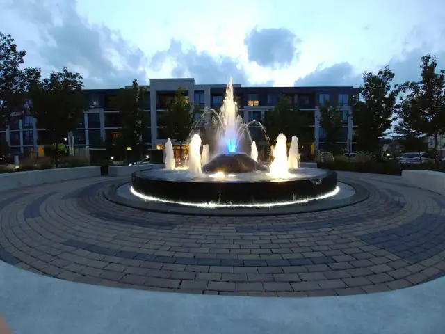 $2250 One bedroom condo in Thornhill