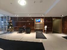 $2250 One bedroom condo in Thornhill - Photo 2