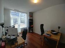 $2250 One bedroom condo in Thornhill - Photo 5
