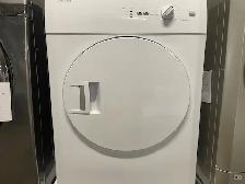 Mini sécheuse frontale blanche superposable 24'' Bloomberg