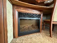 2011 KEYSTONE ALPINE 3220RL, SPACIOUS, LIXURIOUS. - Photo 14