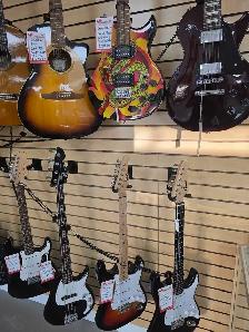 guitars and electric guitars - Photo 2