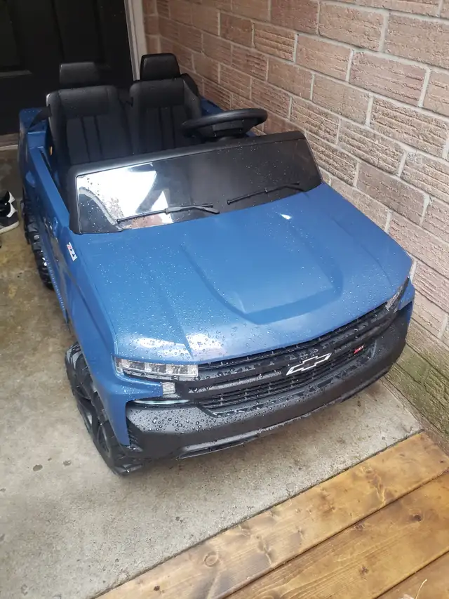 Ride On kids Truck Brand New In Box 24 V