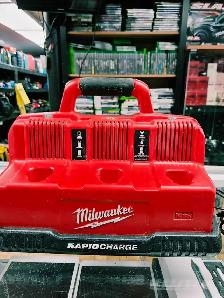 Chargeur rapide Milwaukee M12