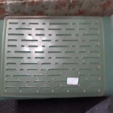 1 TAPIS DE CAOUTCHOUC 13'x16', PROTECTEUR ÉVIER: $5.00