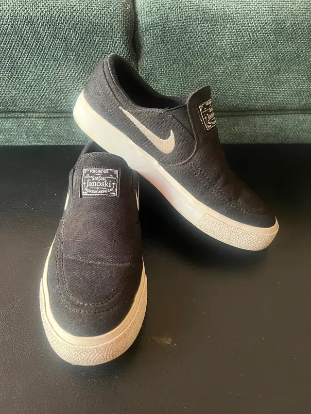 Nike SB Zoom Stefan Janoski Canvas Slip-On Sneakers