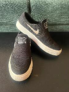 Nike SB Zoom Stefan Janoski Canvas Slip-On Sneakers