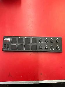 mini console de Mixage Akai