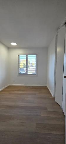 3 BED / SOUTH LETH. / MAIN FLOOR / RENOVATED / GARAGE YARD AVAIL - Photo 4