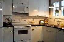 Immaculate 1 Bed Main Level Apt., Owen St. - Photo 3