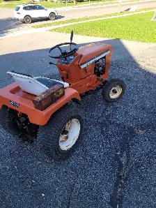 Allis Chalmers 710 Lawn Tractor - Photo 4