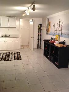North York - 1 Bedroom - Detached House - Photo 3
