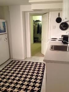 North York - 1 Bedroom - Detached House - Photo 5