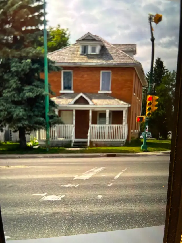 Street level small one bedroom