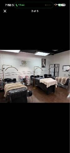 lash bed for rent in a salon - Photo 2