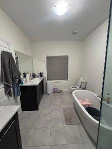 4 Bed 3 Bath Detached House in Huttonville, Brampton — Dec 1 - Photo 6