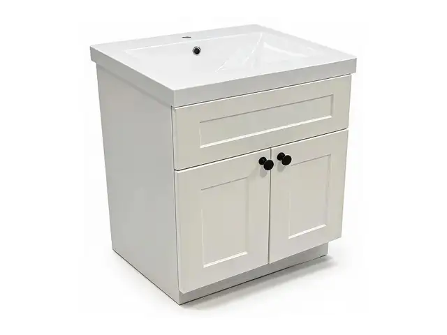 24' White Shaker Vanity with 24.5' Countertop - $260 - Ottawa
