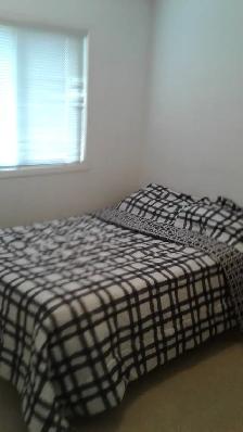 Private Room for Rent- Bovaird & Worthington ave. (Brampton) - Photo 2
