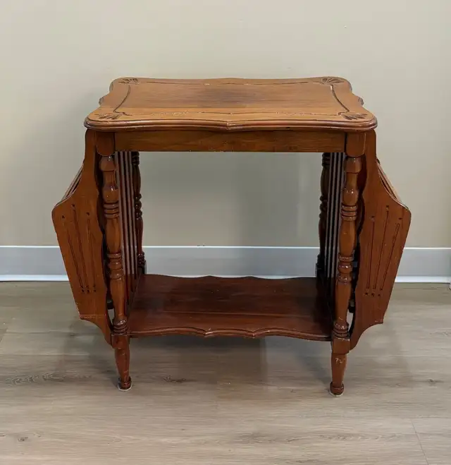 MAGAZINE HOLDER (Antique, Oak)