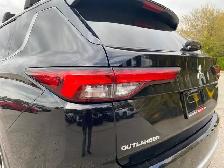 2022 Mitsubishi Outlander - Photo 16