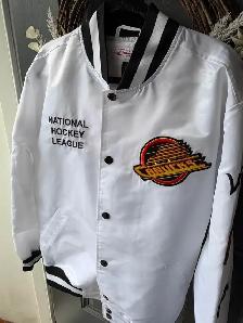 Mitchell & Ness Canucks Satin Bomber – Large – Flying Skate Logo - Photo 8