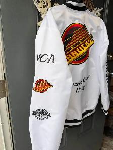Mitchell & Ness Canucks Satin Bomber – Large – Flying Skate Logo - Photo 9