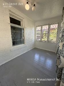 2-Bedroom House for Rent in Central Windsor | Fenced Yard & In-S - Photo 13
