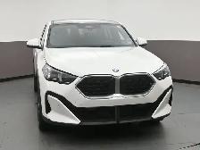 2025 BMW X2 XDRIVE AWD | LEATHER | HEATED SEATS | SUNROOF | APPL - Photo 2