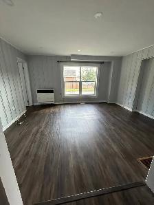 3 Bedroom Main Floor Apartment! - Photo 3