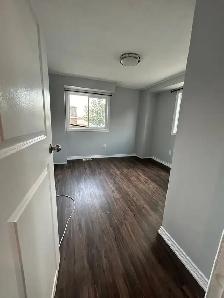 3 Bedroom Main Floor Apartment! - Photo 5