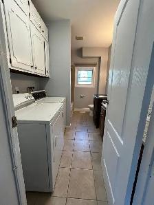 3 Bedroom Main Floor Apartment! - Photo 8
