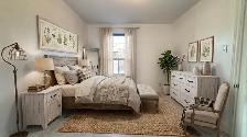 Bright 2-Bedroom Apartment with Private Rooftop Deck!! - Photo 3