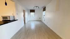 Bright 2-Bedroom Apartment with Private Rooftop Deck!! - Photo 9