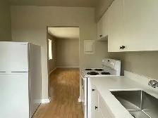 Spacious Bachelor Apartment in a Prime Location - Photo 9