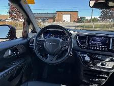 2020 Chrysler Pacifica Launch Edition | Clean Carfax | New - Photo 10