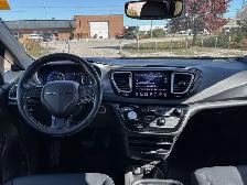 2020 Chrysler Pacifica Launch Edition | Clean Carfax | New - Photo 11