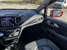 2020 Chrysler Pacifica Launch Edition | Clean Carfax | New - Photo 12