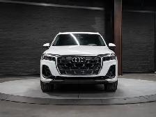 2026 Audi Q7 Progressiv | S-Line Package | Panoramic Sunroof - Photo 4