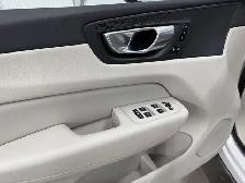 Volvo XC60 B6 Plus version foncée AWD 2023 à vendre - Photo 11