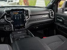 2025 Ram 2500 Big Horn Night Edition Level 1 4x4 6.7L Cummins - Photo 32