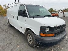 2013 Chevrolet Express - Photo 3