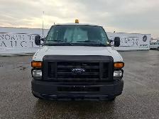 2011 Ford E-Series - Photo 2