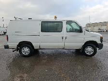 2011 Ford E-Series - Photo 4