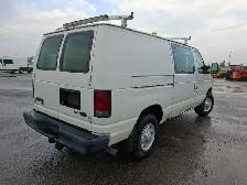 2011 Ford E-Series - Photo 5