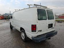 2011 Ford E-Series - Photo 7