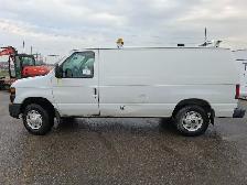 2011 Ford E-Series - Photo 8