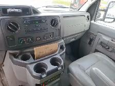 2011 Ford E-Series - Photo 12
