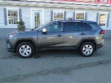 2022 Toyota RAV4 LE TRADES ACCEPTED FINANCING AVAILABLE - Photo 3