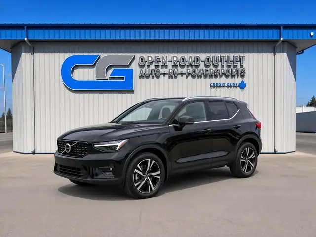 2025 Volvo XC40 B5