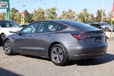 2023 Tesla Model 3 - Photo 5